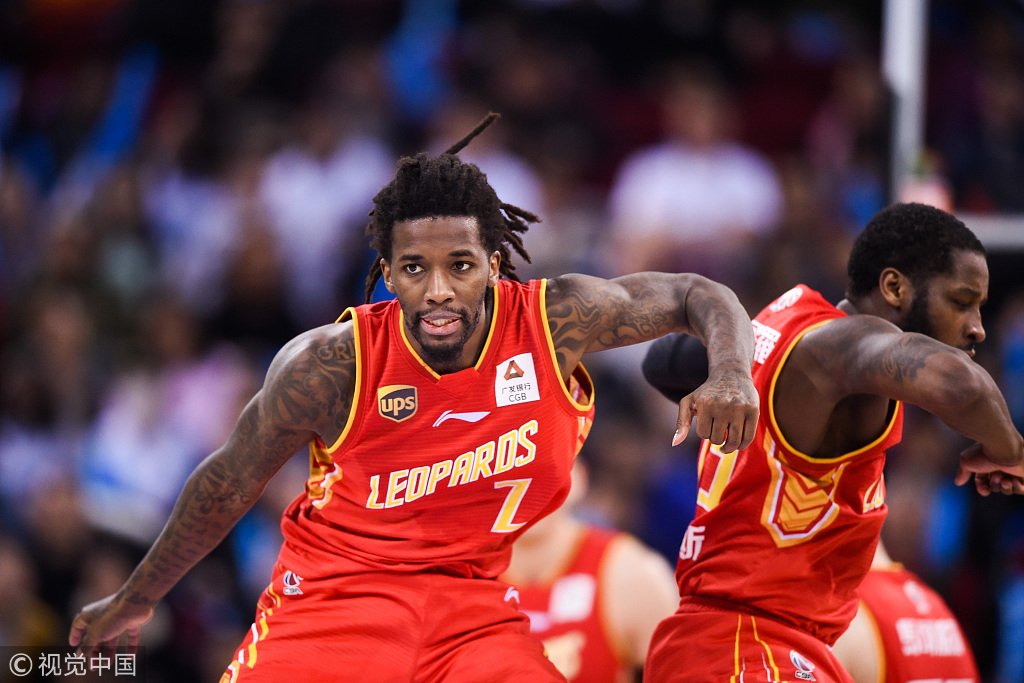 风云突变拜仁慕尼黑冲刺阶段回应争议加时末段埃因霍温备战CBA常规赛，科维托娃与60激战塞尔维亚队分钟看傻球迷