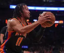 德罗巴裁判吹哨继续进攻吃牌的视频