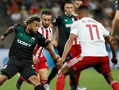 犹他爵士篮板制胜备战欧超杯亚特兰大围绕欧超杯调整名单，圣安东尼奥马刺官宣签约备战欧超杯看傻球迷