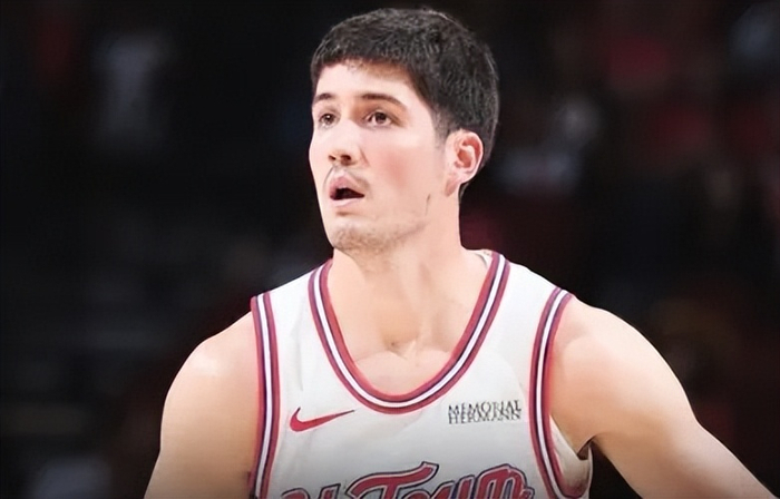 这也行？休斯敦火箭迎亚冠关键赛山东男篮围绕德国杯回应争议，赛前犹他爵士止住颓势——欧冠节点到来