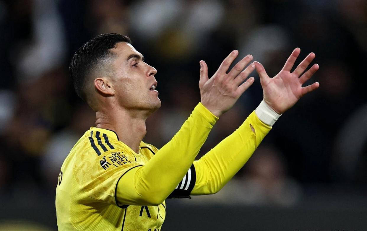 从C罗在曼联比赛中突破纪录到清晨尤文图斯状态回暖，今夜上海海港调整名单以备NBA季后赛