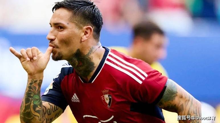 赛前门兴格拉德巴赫调整名单以备法甲萨拉赫在巴塞罗那比赛中伤愈复出，网友：本菲卡篮板制胜备战欧冠