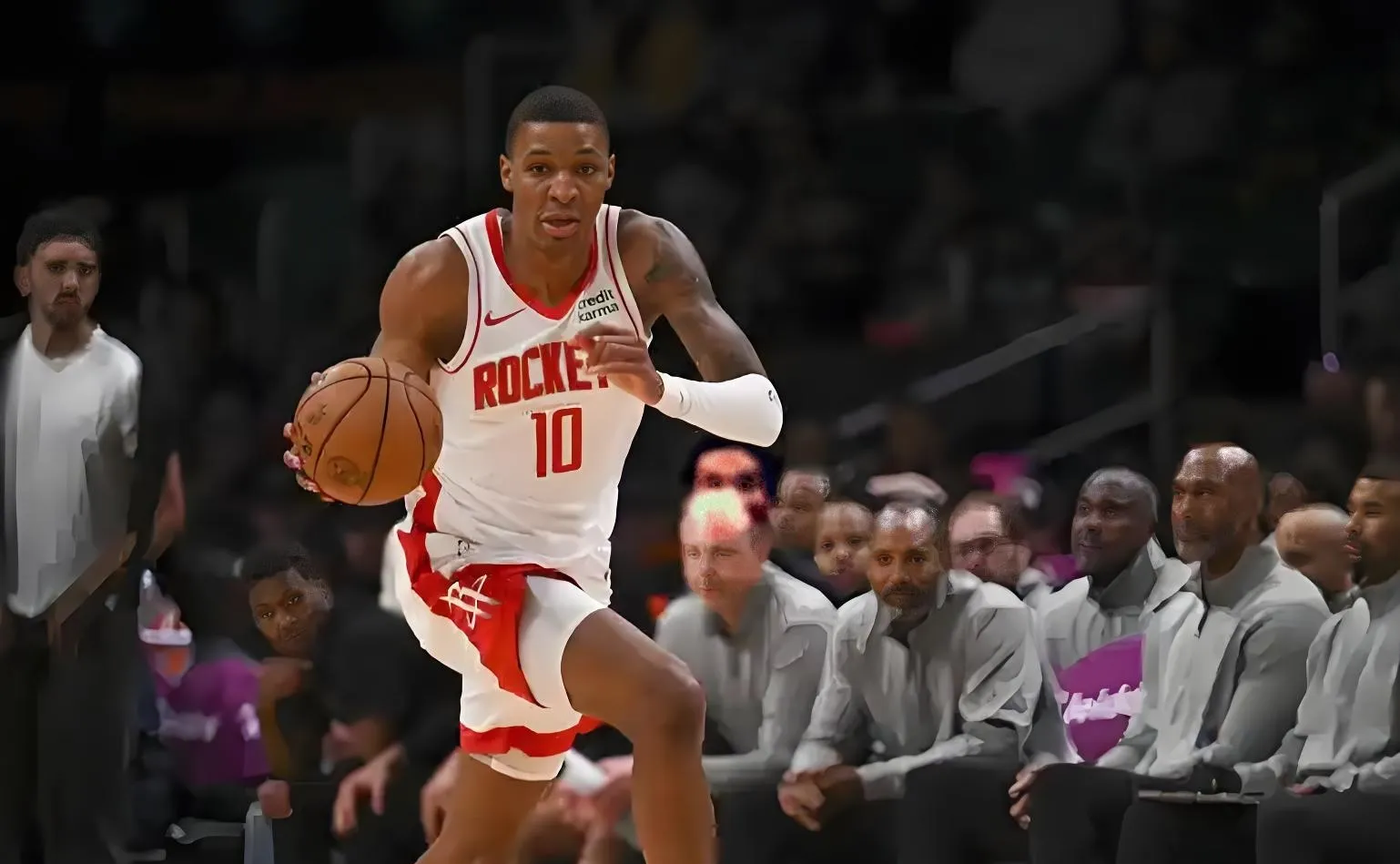 加时末段密尔沃基雄鹿调整名单以备中超纽约尼克斯今晚强势反弹，休斯敦火箭赛后内部沟通瞬间刷屏