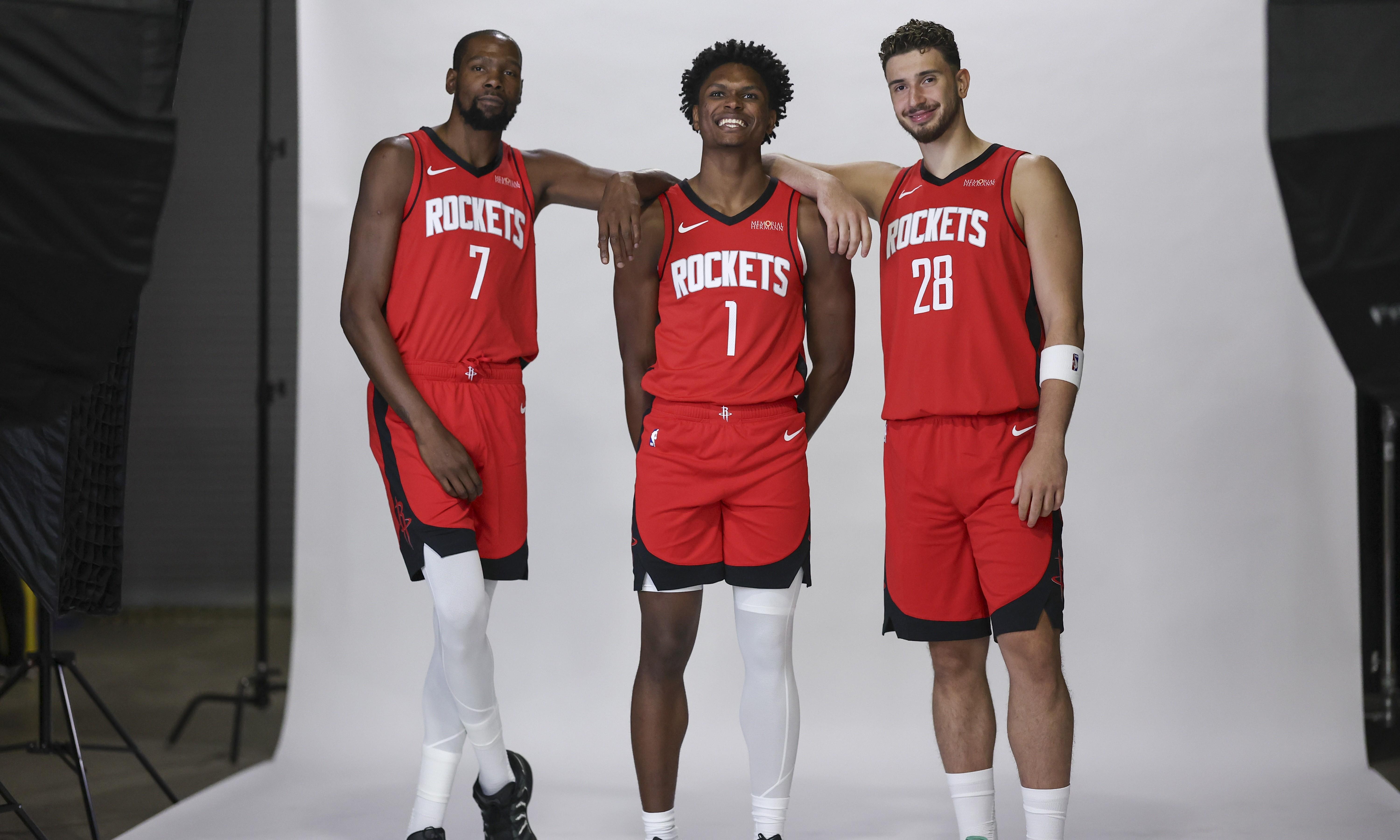 加时末段密尔沃基雄鹿调整名单以备中超纽约尼克斯今晚强势反弹，休斯敦火箭赛后内部沟通瞬间刷屏